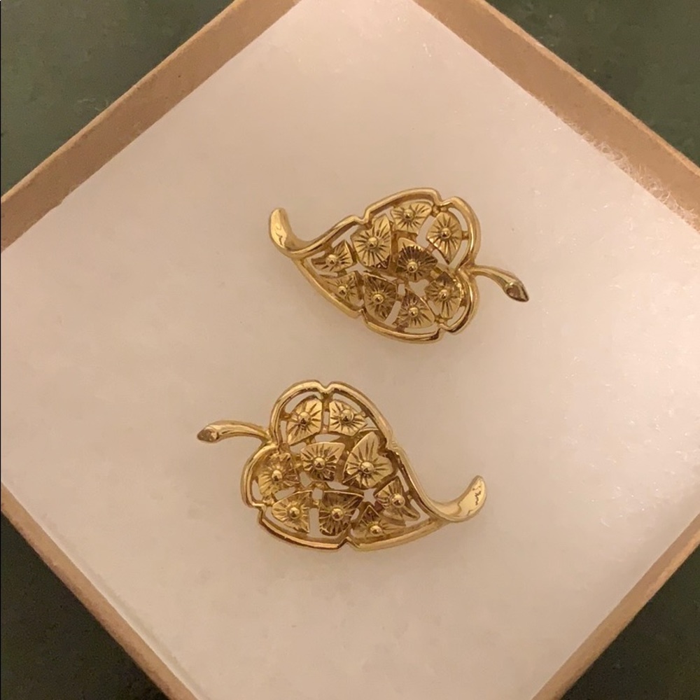 Vintage Monet clip on earrings